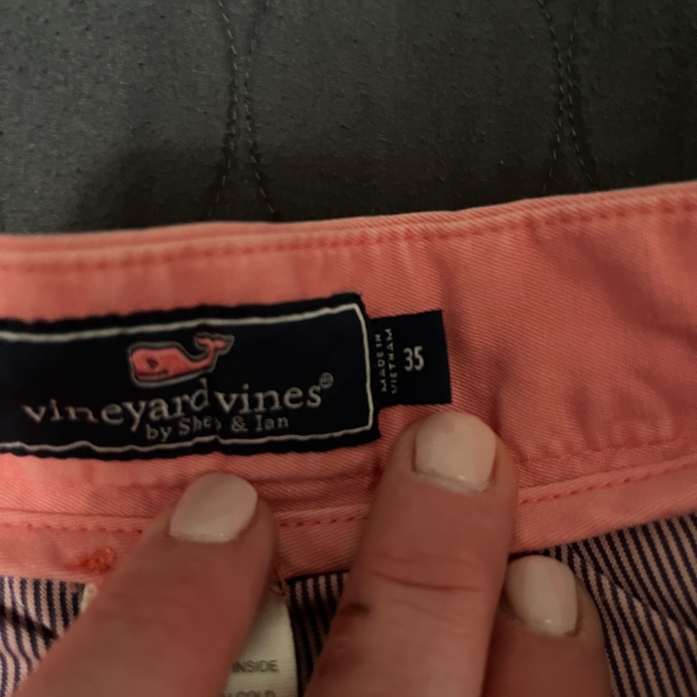 Vineyard vines size 35 pink flat front shorts